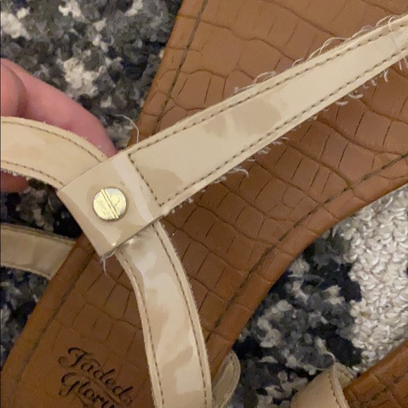 Sandals - Picture 3 of 4